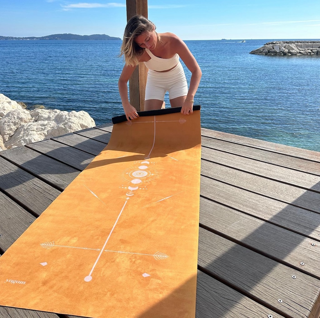 tapis voyage yogom totem or