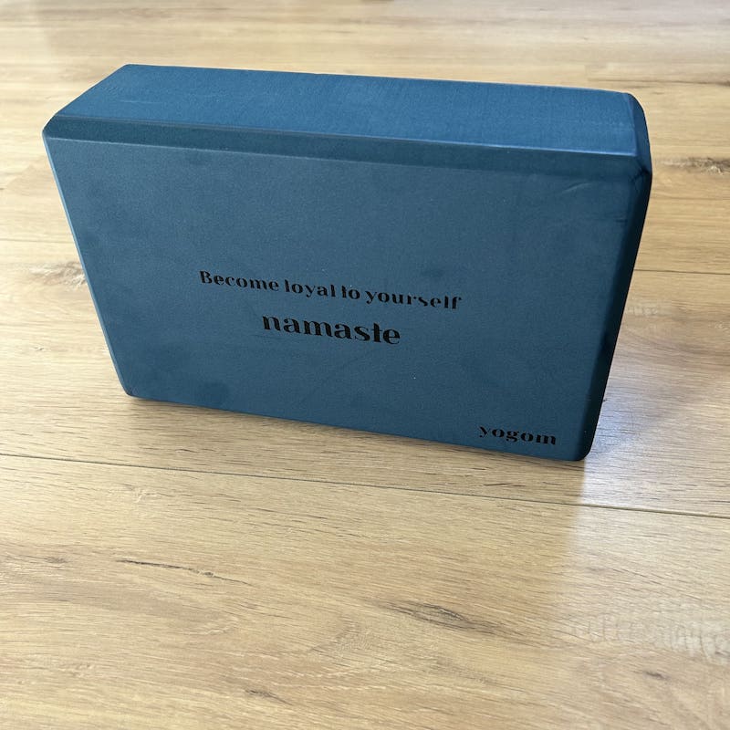 Brique yoga eva Yogom namaste bleu marine à l'unité