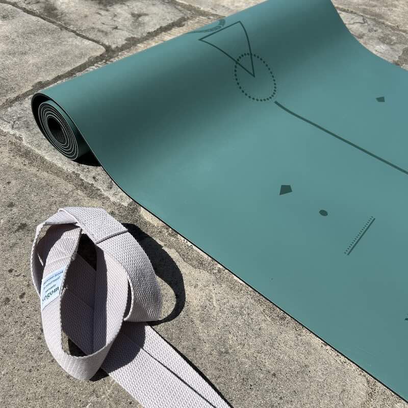 Tapis de yoga antidérapant Star Samadhi vert d'eau focus matière