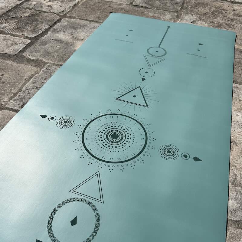 Tapis de yoga antidérapant Star Samadhi vert d'eau focus design